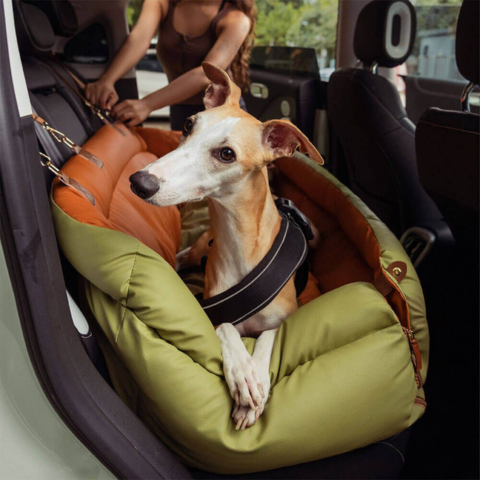 وسادة سيارة للكلب - دعم وراحة على الطريق