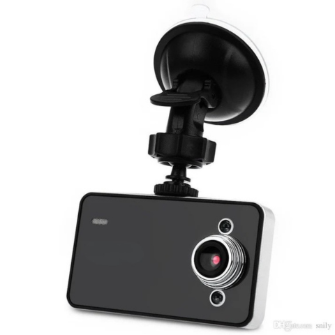 Dashcam Full HD cu senzor de mișcare și vedere pe timp de noapte - siguranță rutieră și înregistrare continuă