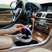 Brillant mini-bilaskebæger - elegant design og røgsikker lukning